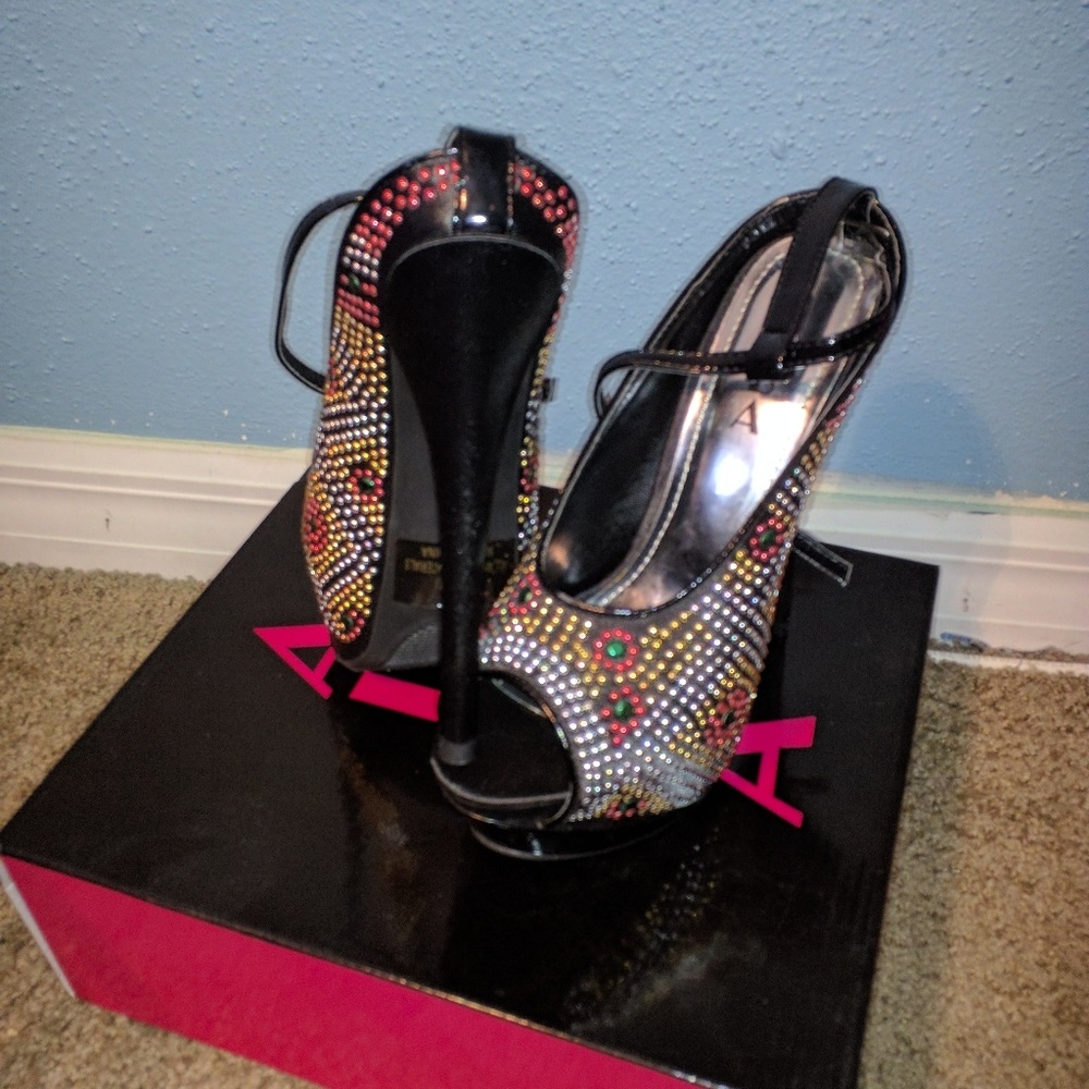 Embezzled heels
